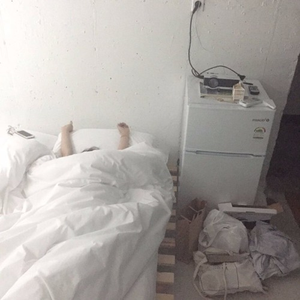 成人吃人m奶视频色情
