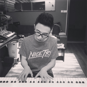 成人吃人m奶视频色情
